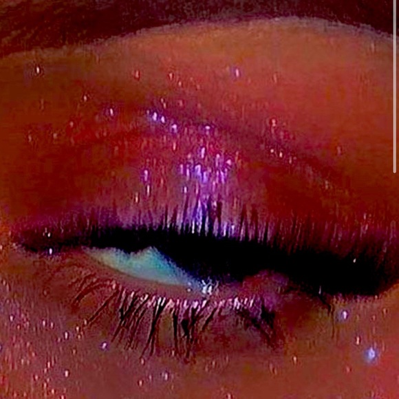 Meet your Posher, April - Picture 1 of 1